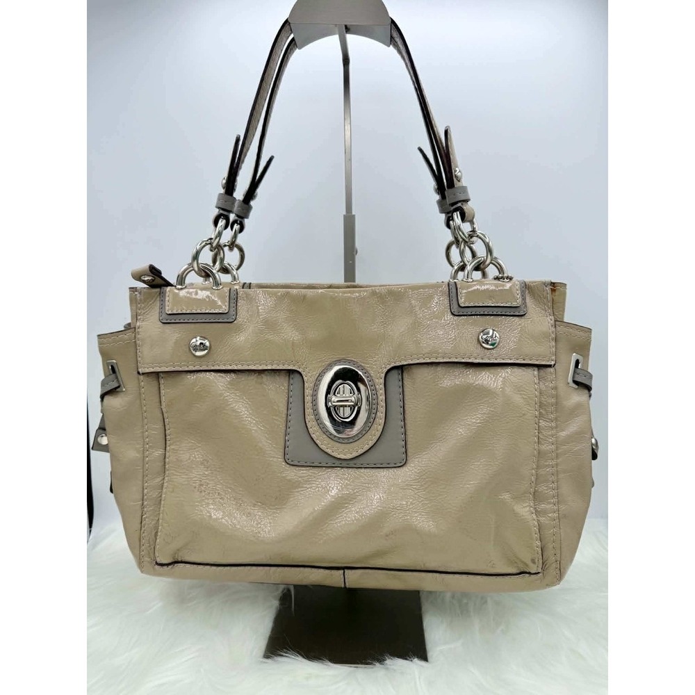 Coach Peyton Patent Leather Turnlock Carryall Bag Beige Grey 19756M Never Worn